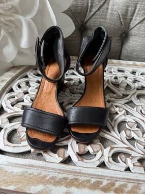 Chie Mihara Ankle Wedge Heels Sandals Shoes Women’s 7 37